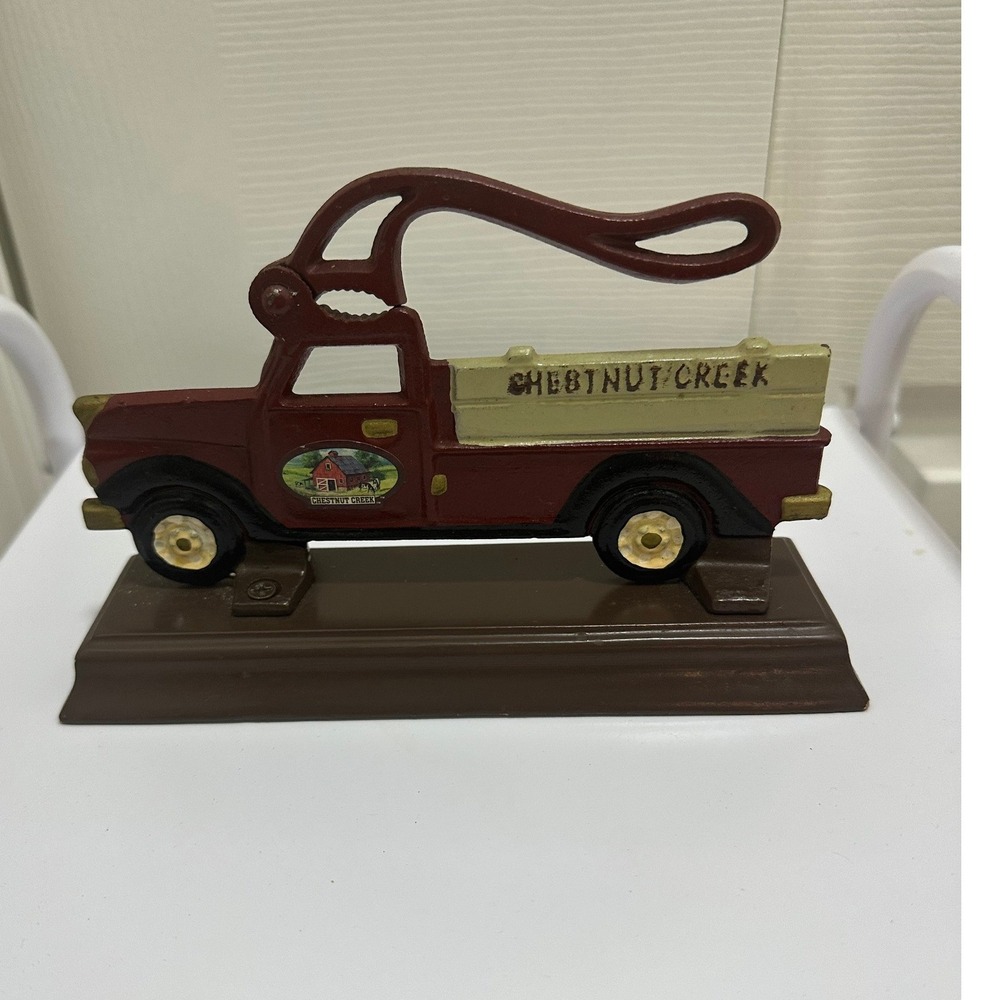 Chestnut Creek Nutcracker Pickup Truck OS Red Good Cast Iron Farmhouse Decor